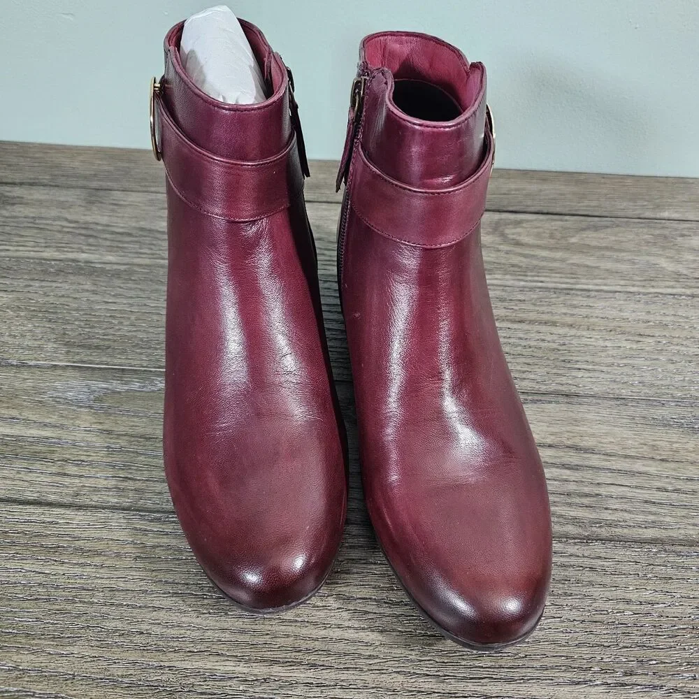 Trotters Melody Ankle‎ Boots Dark Red Women's Size 9.5 Buckle Detail Heel Zip